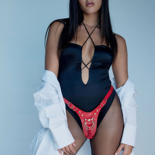 Трусики для страпона Strap-On-Me Leatherette Harness Fabulous - One Size - Red Glossy
